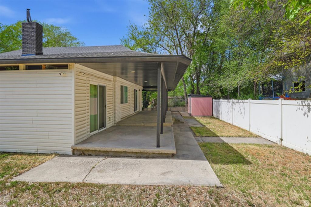 Image 37 of property listing at 526 W WINCHESTER ST, Murray, UT 84123