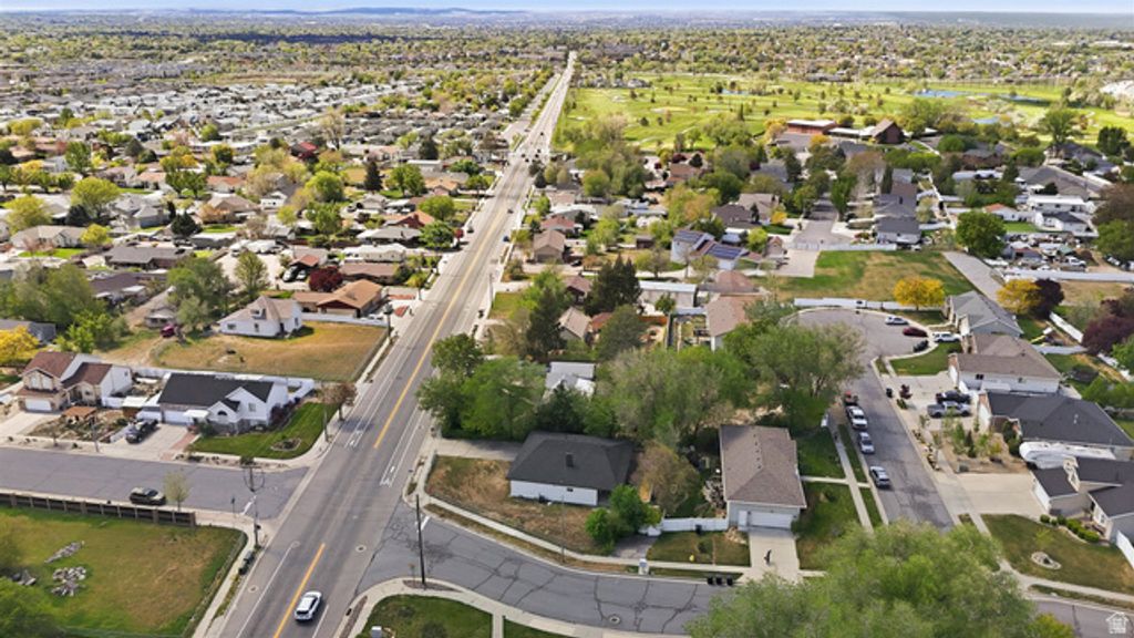Image 39 of property listing at 526 W WINCHESTER ST, Murray, UT 84123