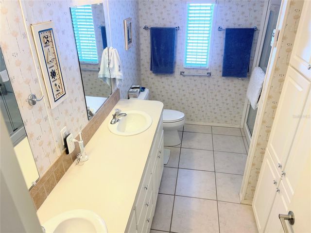 704 CAREFREE, Venice, FL 34285