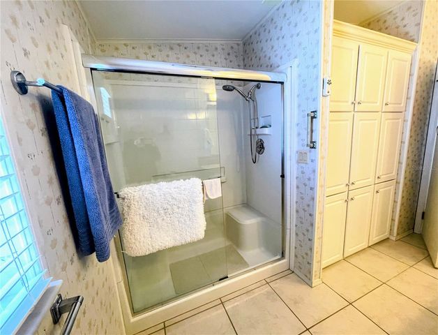 704 CAREFREE, Venice, FL 34285