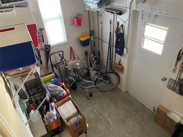 704 CAREFREE, Venice, FL 34285