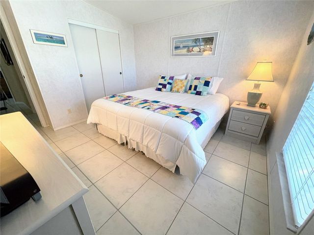 704 CAREFREE, Venice, FL 34285