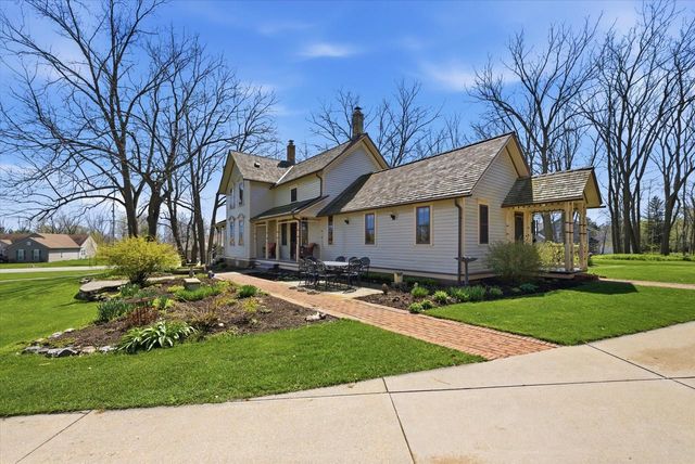 S84W17698 Woods ROAD, Muskego, WI 53150