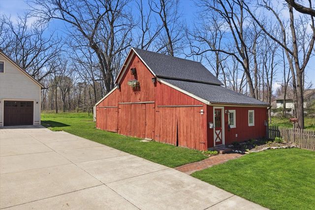 S84W17698 Woods ROAD, Muskego, WI 53150