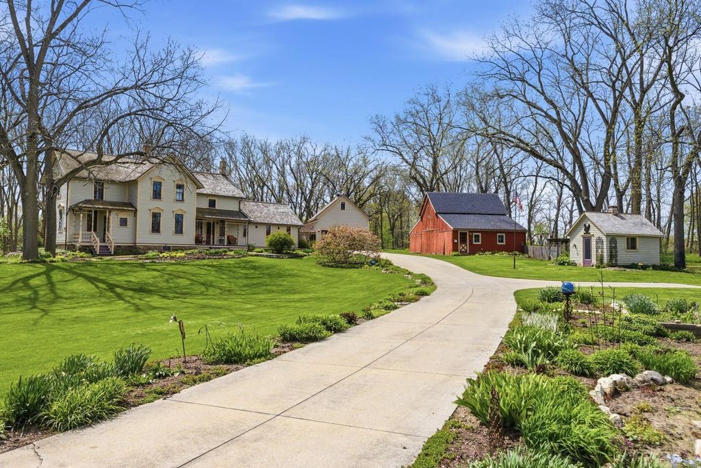 S84W17698 Woods ROAD, Muskego, WI 53150