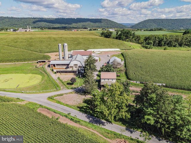 301 GARDEN SPOT RD, Lykens, PA 17048