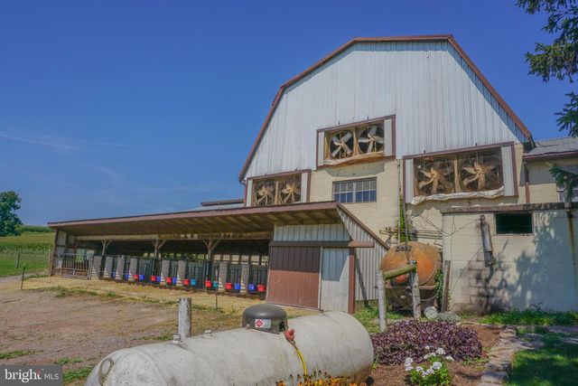 301 GARDEN SPOT RD, Lykens, PA 17048