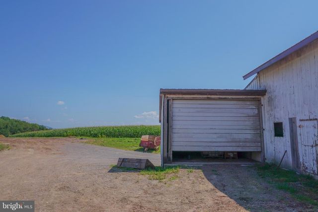 301 GARDEN SPOT RD, Lykens, PA 17048