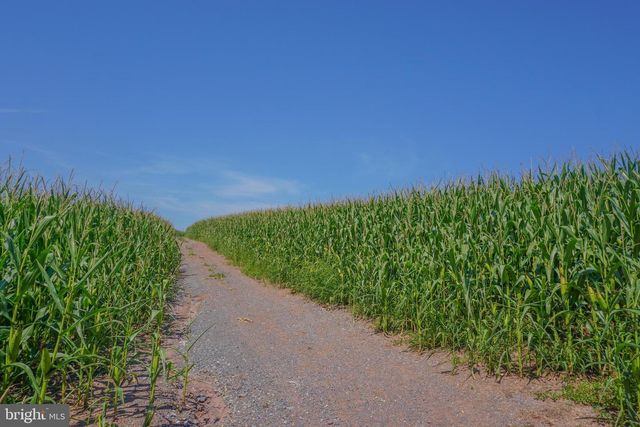 301 GARDEN SPOT RD, Lykens, PA 17048