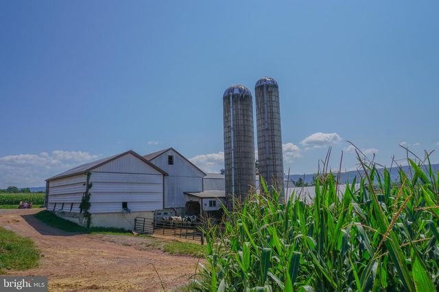 301 GARDEN SPOT RD, Lykens, PA 17048