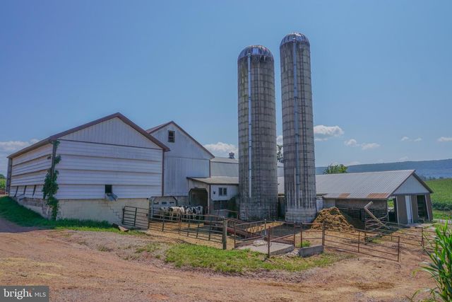 301 GARDEN SPOT RD, Lykens, PA 17048