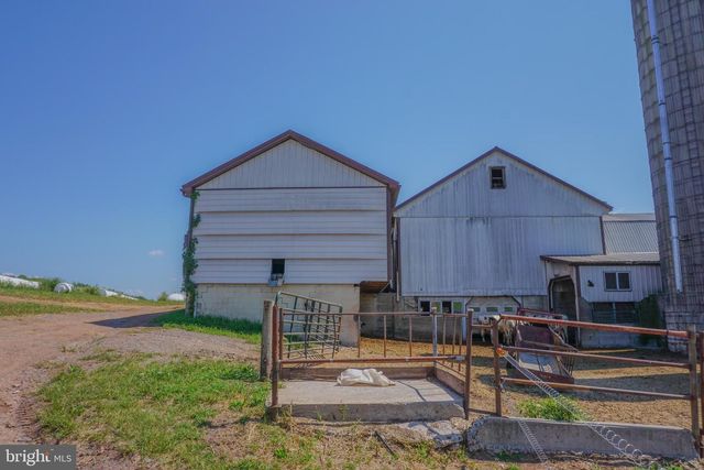 301 GARDEN SPOT RD, Lykens, PA 17048