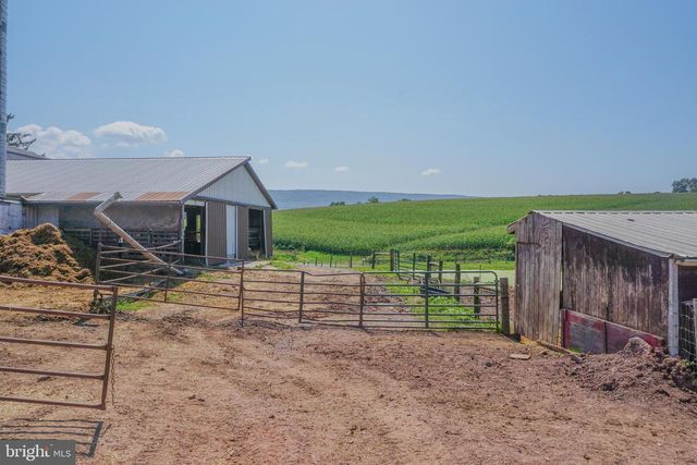 301 GARDEN SPOT RD, Lykens, PA 17048