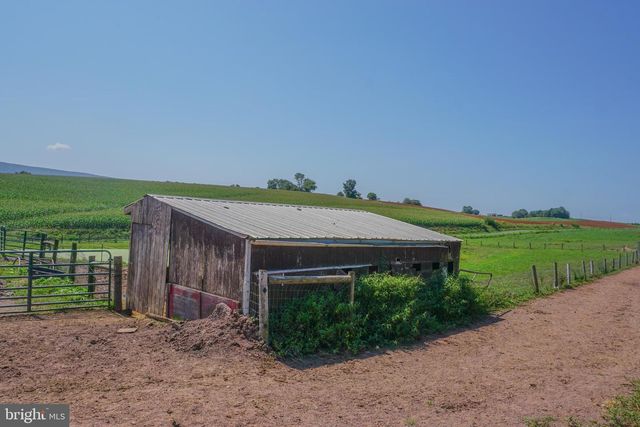 301 GARDEN SPOT RD, Lykens, PA 17048