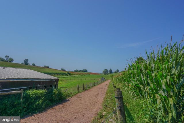 301 GARDEN SPOT RD, Lykens, PA 17048