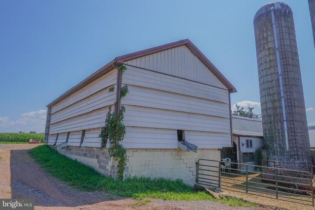 301 GARDEN SPOT RD, Lykens, PA 17048