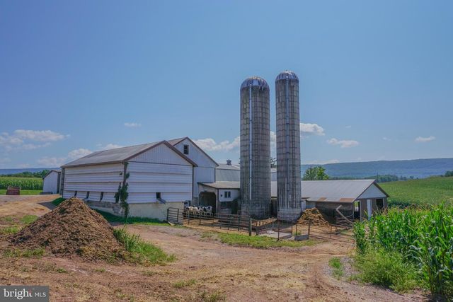 301 GARDEN SPOT RD, Lykens, PA 17048