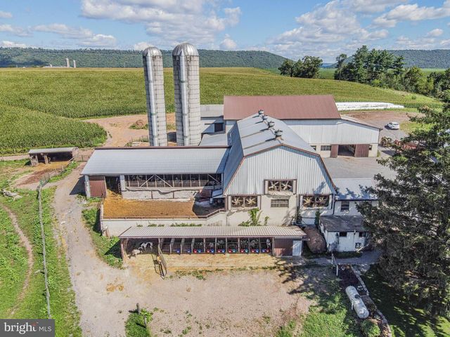 301 GARDEN SPOT RD, Lykens, PA 17048