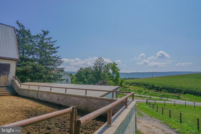 301 GARDEN SPOT RD, Lykens, PA 17048