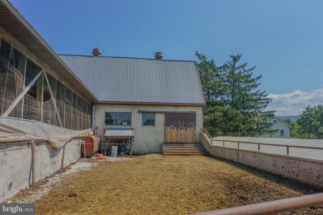 301 GARDEN SPOT RD, Lykens, PA 17048