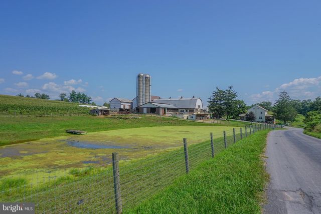 301 GARDEN SPOT RD, Lykens, PA 17048