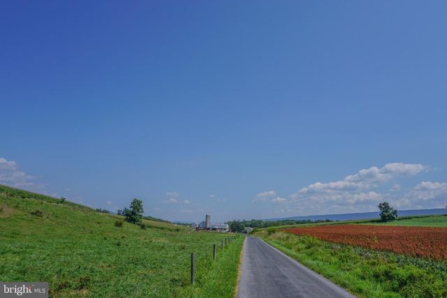 301 GARDEN SPOT RD, Lykens, PA 17048