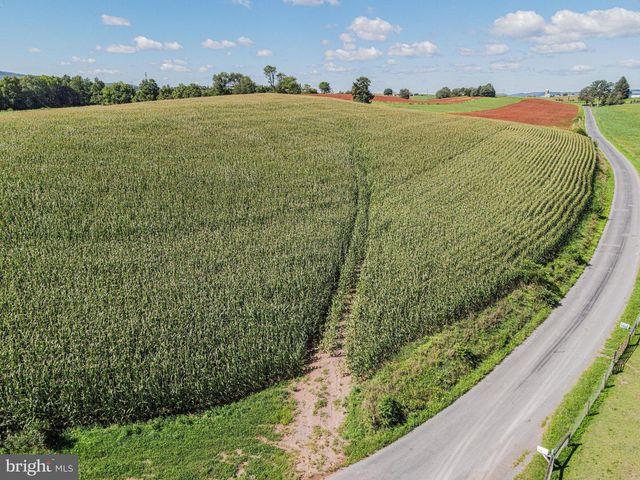 301 GARDEN SPOT RD, Lykens, PA 17048