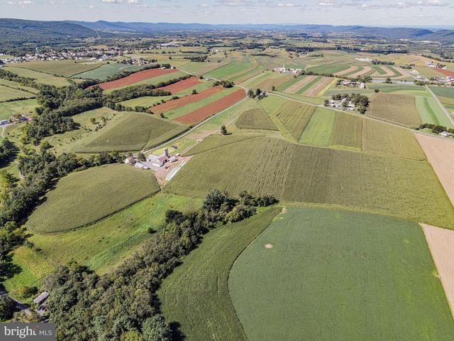 301 GARDEN SPOT RD, Lykens, PA 17048