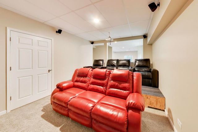 343 Copper Springs Lane, Elgin, IL 60124