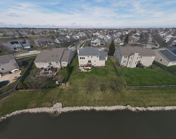 343 Copper Springs Lane, Elgin, IL 60124