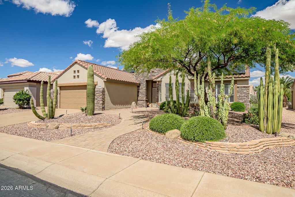 15776 W SILVER BREEZE Drive, Surprise, AZ 85374 — photo 2