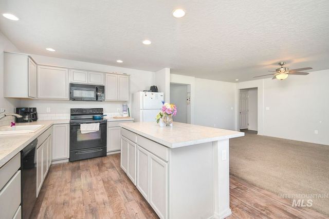 17713 N Onaway Ave, Nampa, ID 83687