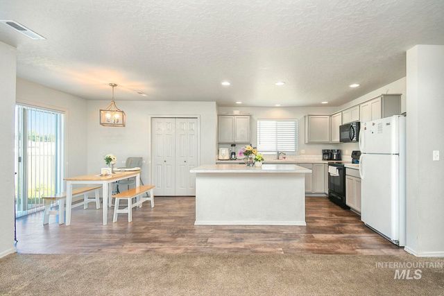 17713 N Onaway Ave, Nampa, ID 83687