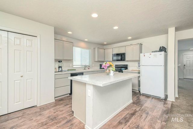 17713 N Onaway Ave, Nampa, ID 83687