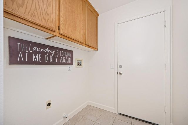 8759 Fobes Dr, Antelope, CA 95843