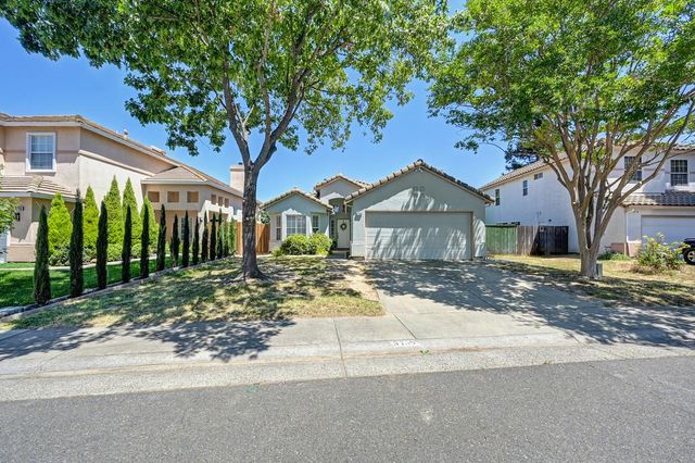 8759 Fobes Dr, Antelope, CA 95843