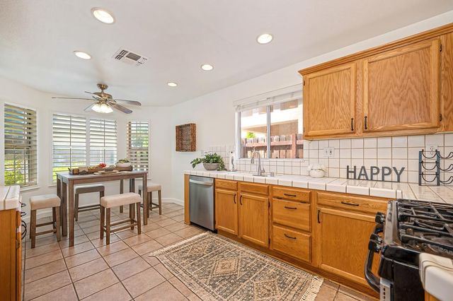 8759 Fobes Dr, Antelope, CA 95843