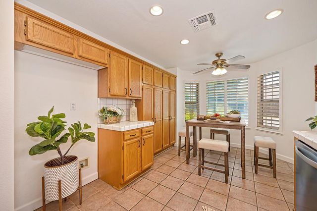 8759 Fobes Dr, Antelope, CA 95843