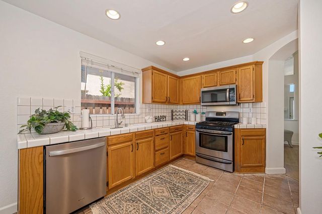 8759 Fobes Dr, Antelope, CA 95843