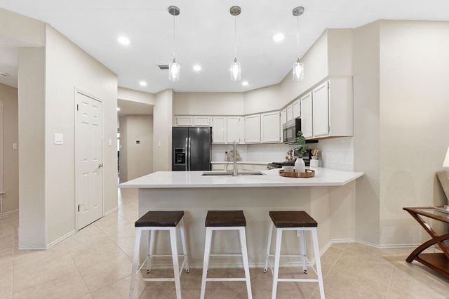 8013 Doe Meadow DR, Austin, TX 78749