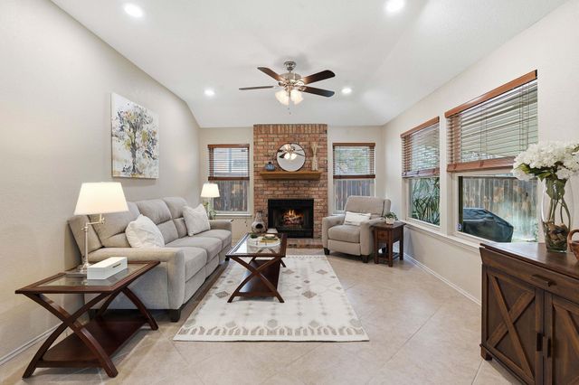 8013 Doe Meadow DR, Austin, TX 78749