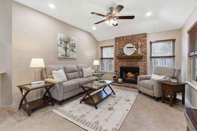 8013 Doe Meadow DR, Austin, TX 78749