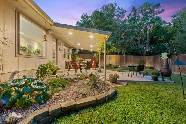 8013 Doe Meadow DR, Austin, TX 78749