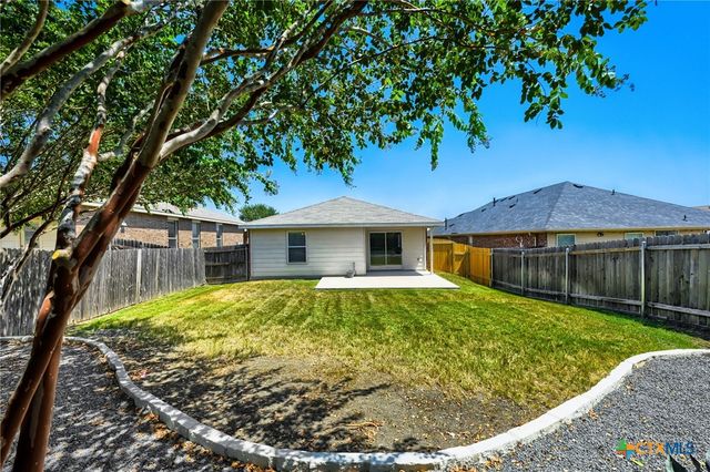 137 Pine Arbol, Buda, TX 78610
