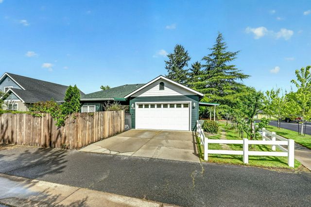 2078 Orchard Home Drive, Medford, OR 97501