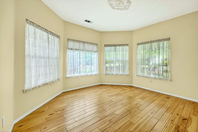 2078 Orchard Home Drive, Medford, OR 97501