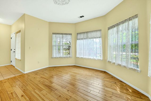 2078 Orchard Home Drive, Medford, OR 97501