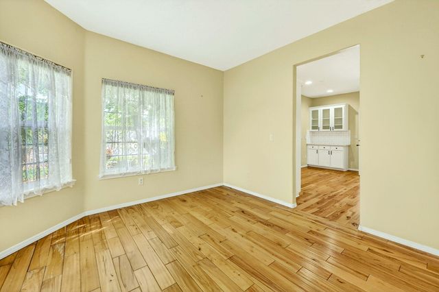 2078 Orchard Home Drive, Medford, OR 97501