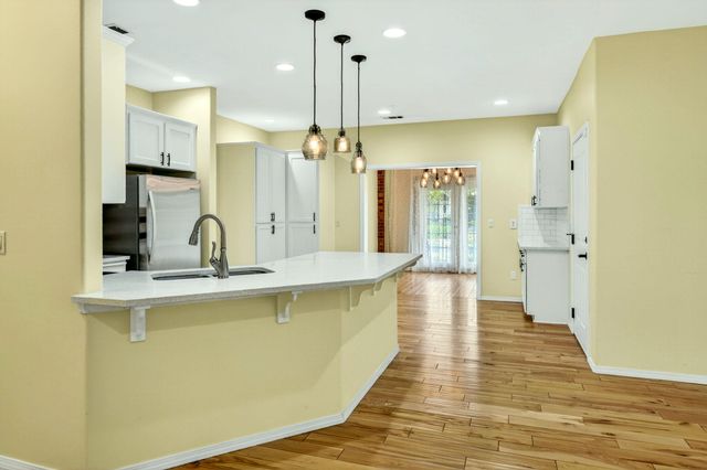 2078 Orchard Home Drive, Medford, OR 97501