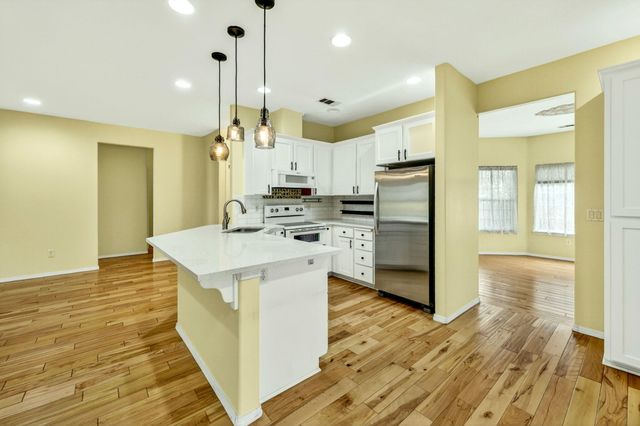 2078 Orchard Home Drive, Medford, OR 97501